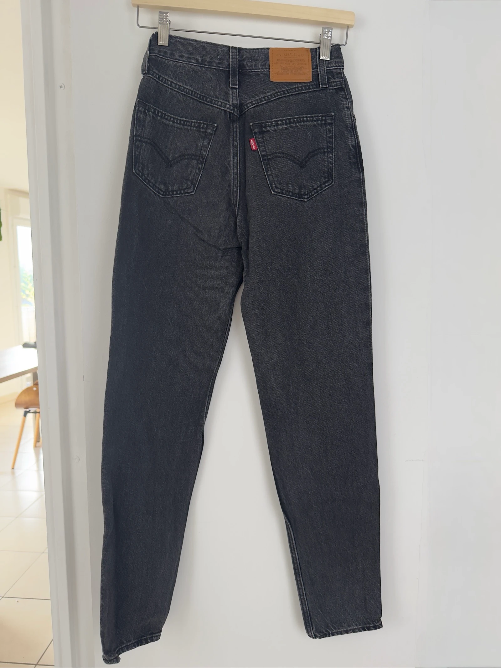 Jeans Levi's Mom Jeans dos anos 80 preto desbotado - Tamanho W24 L30 - 100 % algodão – photo 2